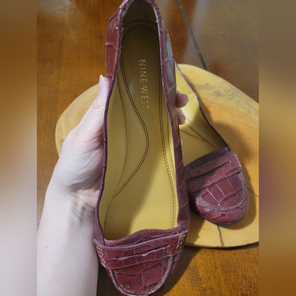 Nine West loafer style flats - Picture 3 of 6